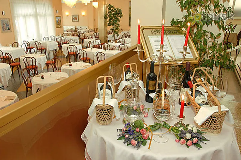 Фото отеля Grand Hotel Moroni 4* Лігурійське узбережжя Італія бари та ресторани