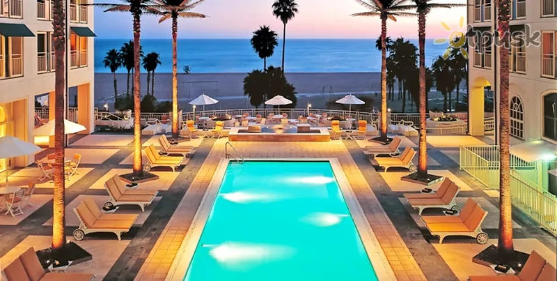 Фото отеля Loews Santa Monica Beach Hotel 5* Лос-Анджелес США экстерьер и бассейны