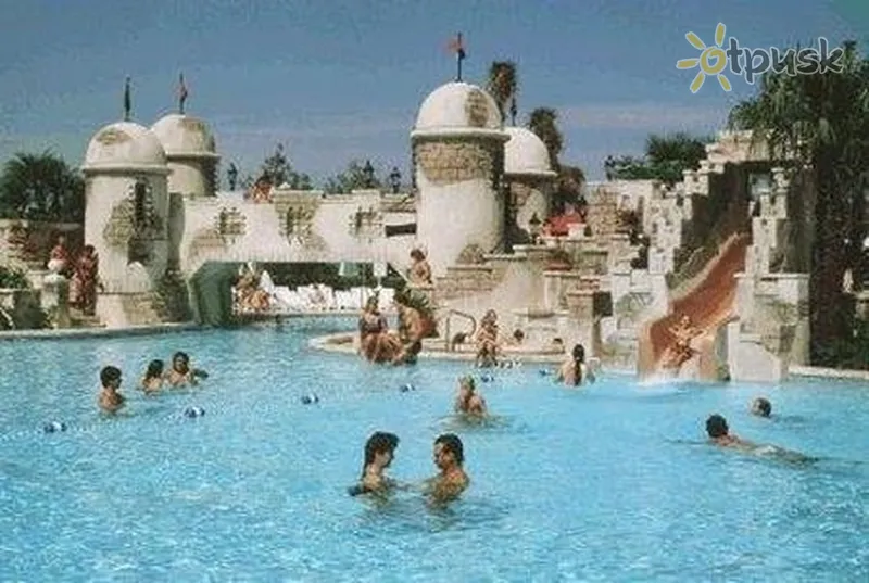 Фото отеля Disney's Caribbean Beach Resort 3* Orlandas JAV išorė ir baseinai