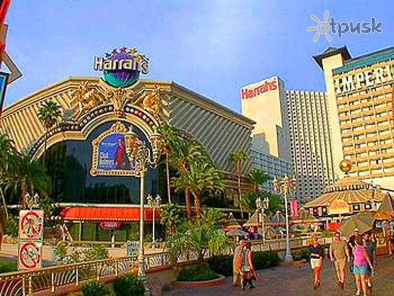 Фото отеля Harrah's Las Vegas Casino & Hotel 4* Лас-Вегас США экстерьер и бассейны
