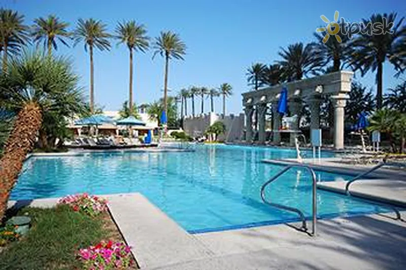 Фото отеля Luxor Hotel & Casino 4* Лас-Вегас США экстерьер и бассейны