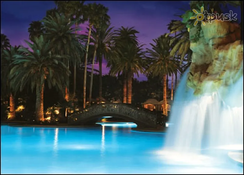 Фото отеля Mirage Hotel & Casino 4* Лас-Вегас США экстерьер и бассейны