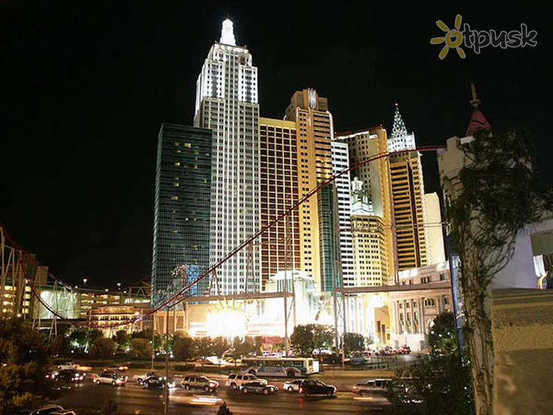 Фото отеля New York New York Hotel & Casino 4* Лас-Вегас США экстерьер и бассейны