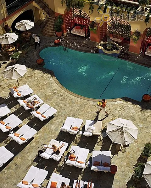 Фото отеля Beverly Wilshire Beverly Hills, A Four Seasons Hotel 5* Лос-Анджелес США экстерьер и бассейны