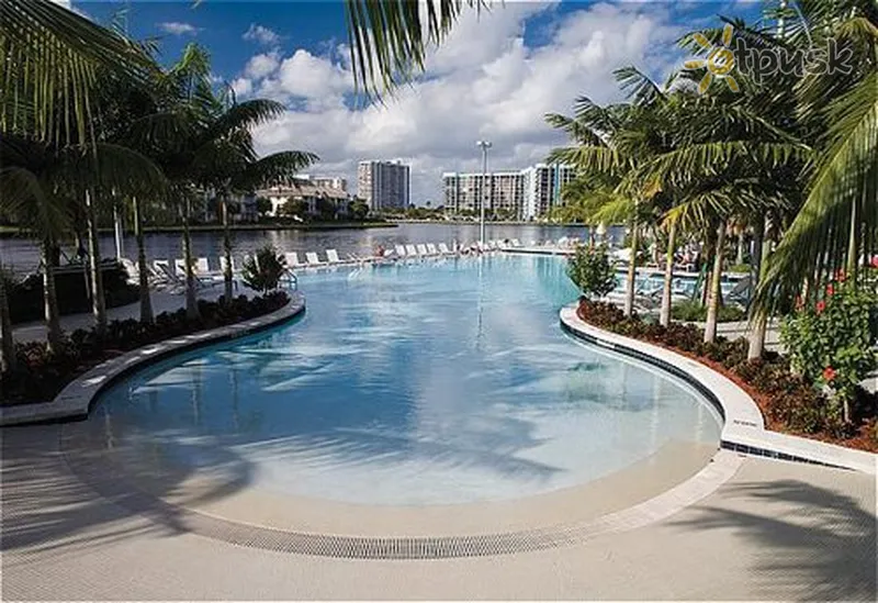 Фото отеля Crowne Plaza Hollywood Beach 3* Majamis JAV išorė ir baseinai
