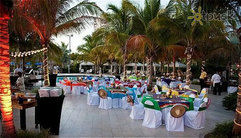Фото отеля Crowne Plaza Hollywood Beach 3* Majamis JAV išorė ir baseinai