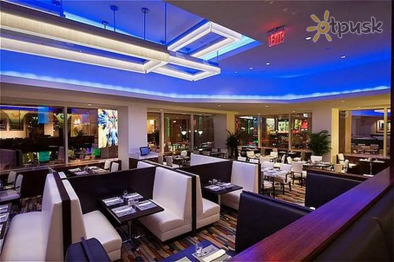 Фото отеля Crowne Plaza Time Square 4* Нью-Йорк США бари та ресторани