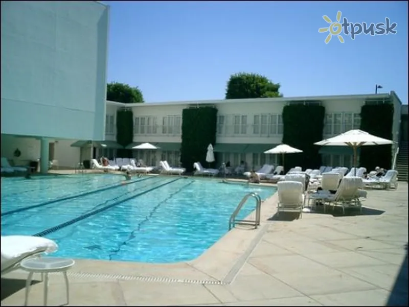 Фото отеля The Beverly Hilton 4* Лос-Анджелес США экстерьер и бассейны