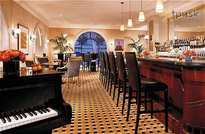 Фото отеля The Peninsula New York 5* Нью-Йорк США бары и рестораны