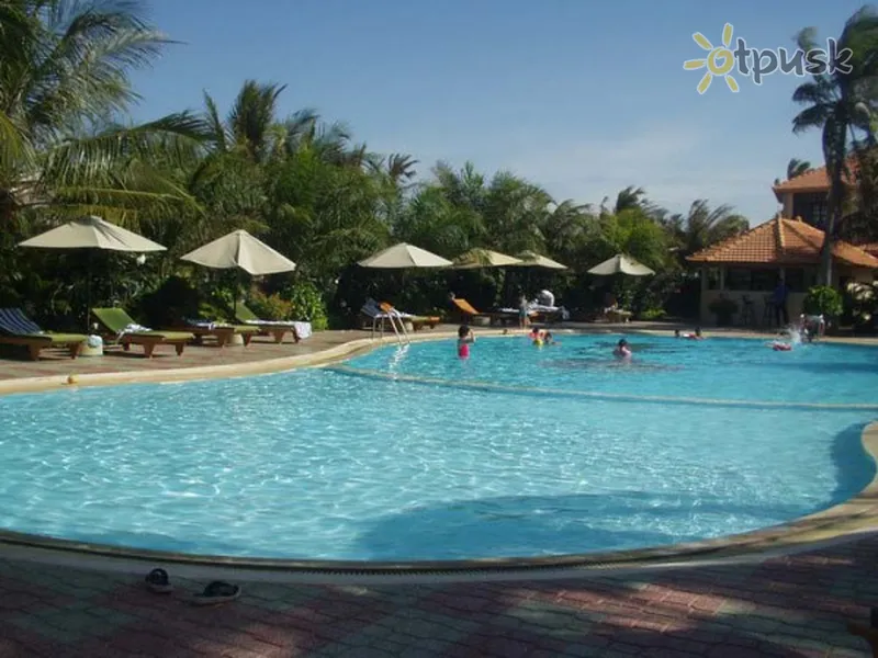 Фото отеля The Beach Resort 3* Фант'єт В'єтнам екстер'єр та басейни