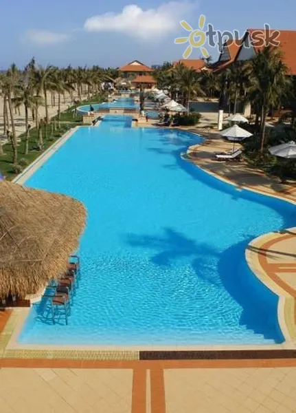 Фото отеля Swiss-Belhotel Golden Sand Resort & Spa 5* Danang Vjetnama ārpuse un baseini