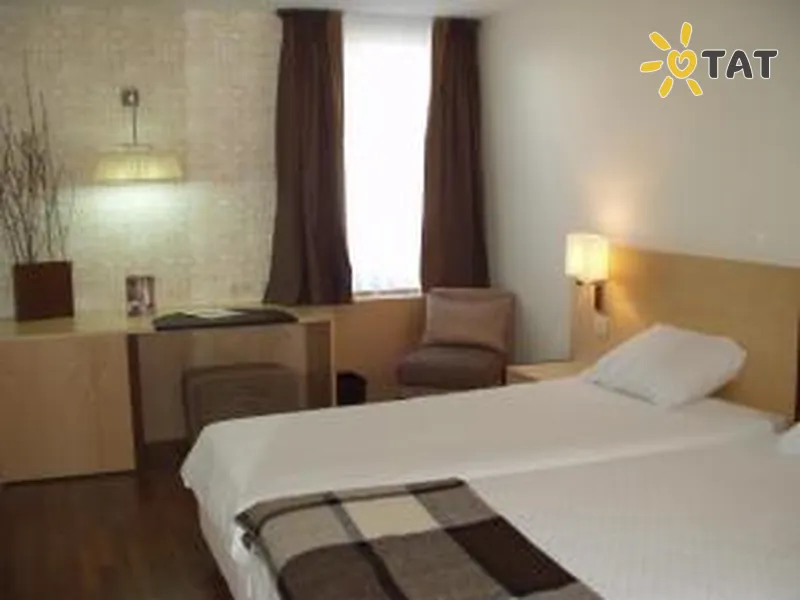 Фото отеля NH Parque Lisboa 4* Лісабон Португалія номери