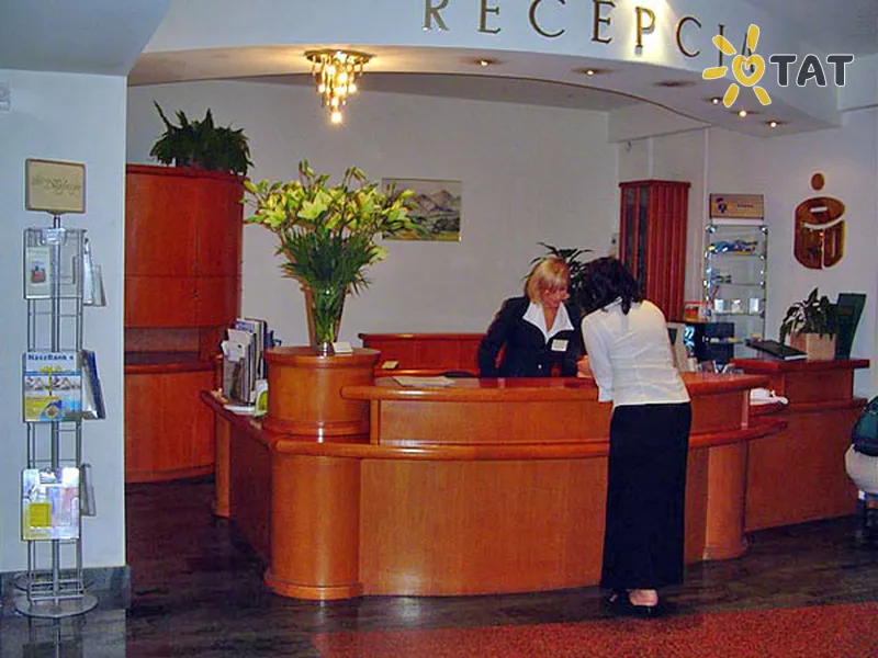 Фото отеля Daglezja 3* Закопане Польща лобі та інтер'єр