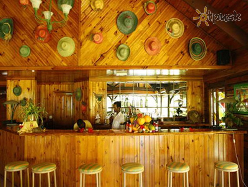 Фото отеля Acajou Beach Resort 4* о. Праслин Сейшельские о-ва бары и рестораны