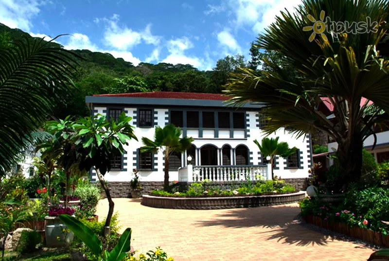 Фото отеля Chateau St. Cloud 3* par. La Digue Seišelu salas ārpuse un baseini