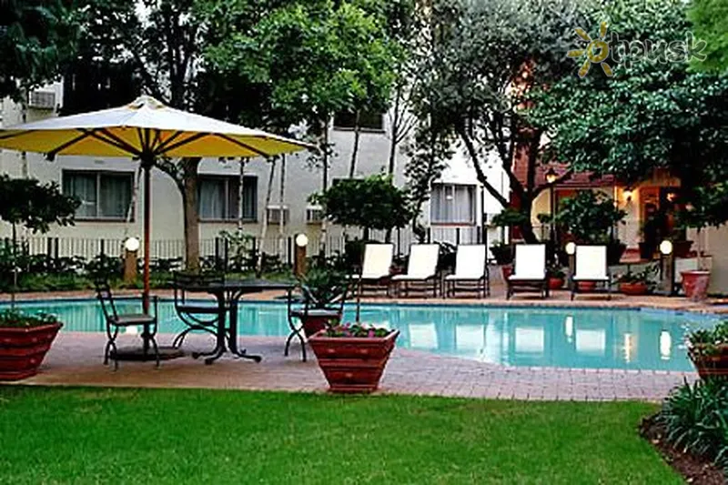 Фото отеля Protea Hotel Balalaika 4* Johannesburga Dienvidāfrika ārpuse un baseini