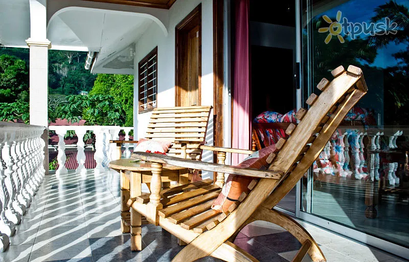 Фото отеля Villa Des Roses 2* о. Маэ Сейшельские о-ва экстерьер и бассейны
