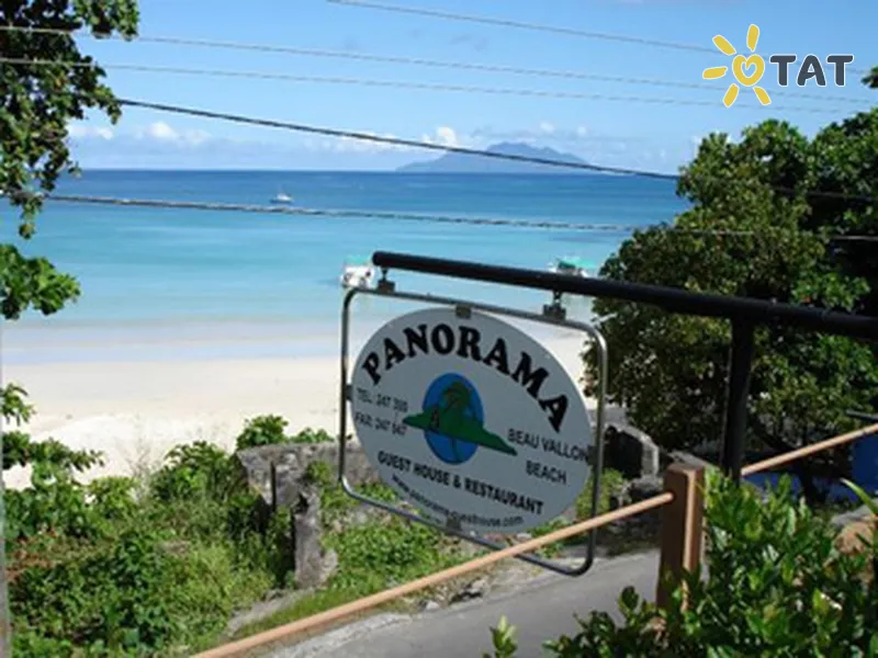 Фото отеля Panorama Guesthouse Beau Vallon 2* о. Мае Сейшельські о-ви екстер'єр та басейни