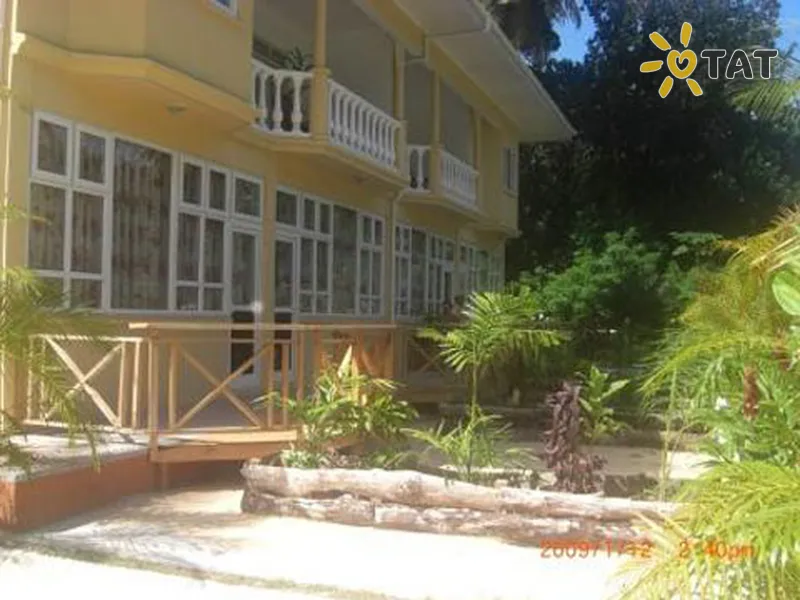 Фото отеля Reef Holiday Apartments 4* apie. Mahe Seišeliai išorė ir baseinai