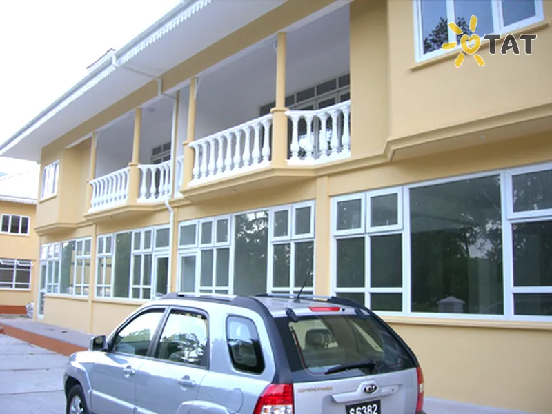 Фото отеля Reef Holiday Apartments 4* о. Мае Сейшельські о-ви екстер'єр та басейни