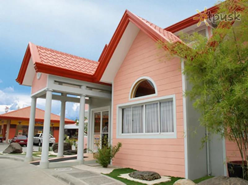 Фото отеля Microtel Inns & Suites 3* Davao Filipīnas ārpuse un baseini