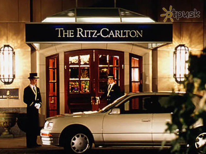 Фото отеля The Ritz Carlton Osaka 5* Осака Япония экстерьер и бассейны