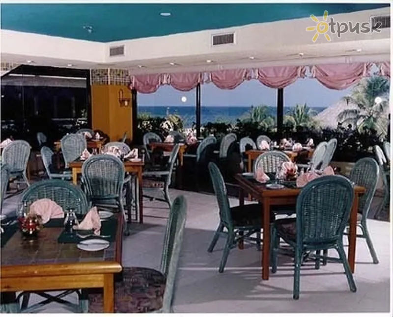 Фото отеля Playa Grande Caribe 4* Karakasas Venesuela barai ir restoranai