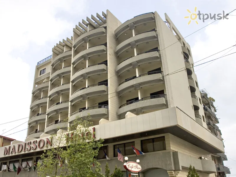 Фото отеля Madisson Hotel 4* Джуние Ливан экстерьер и бассейны