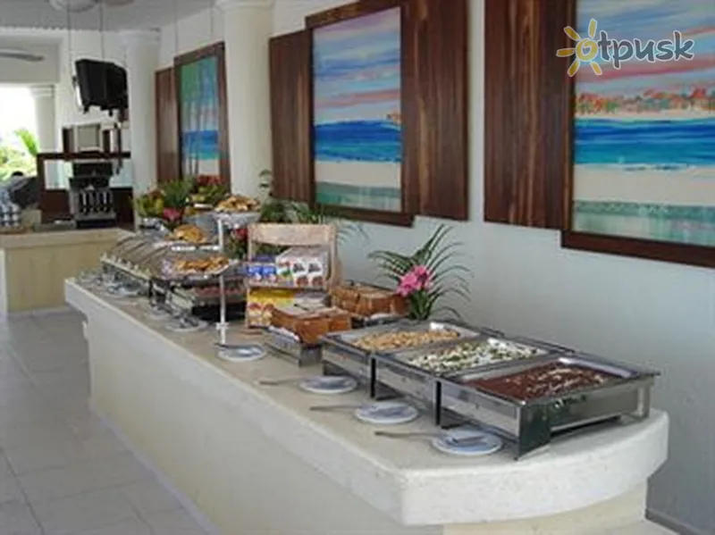 Фото отеля Holiday Inn Express Cancún Zona Hotelera 3* Канкун Мексика бари та ресторани