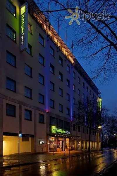 Фото отеля Holiday Inn Express Berlin City Centre 3* Berlynas Vokietija išorė ir baseinai