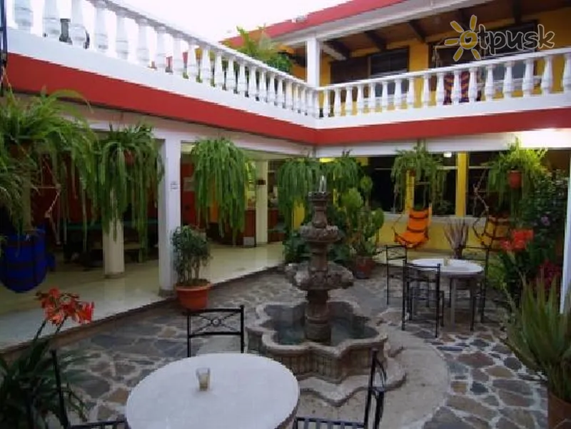 Фото отеля Casa Rustica 3* Антигуа Гватемала экстерьер и бассейны