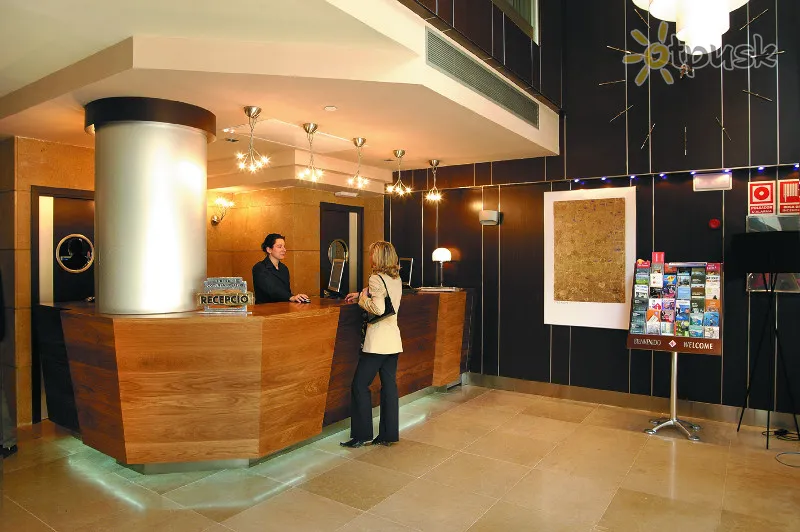 Фото отеля Evenia Rocafort Hotel 3* Барселона Испания лобби и интерьер