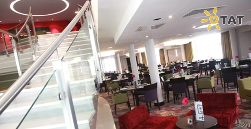 Фото отеля Ramada Heathrow 4* Лондон Великобританія бари та ресторани