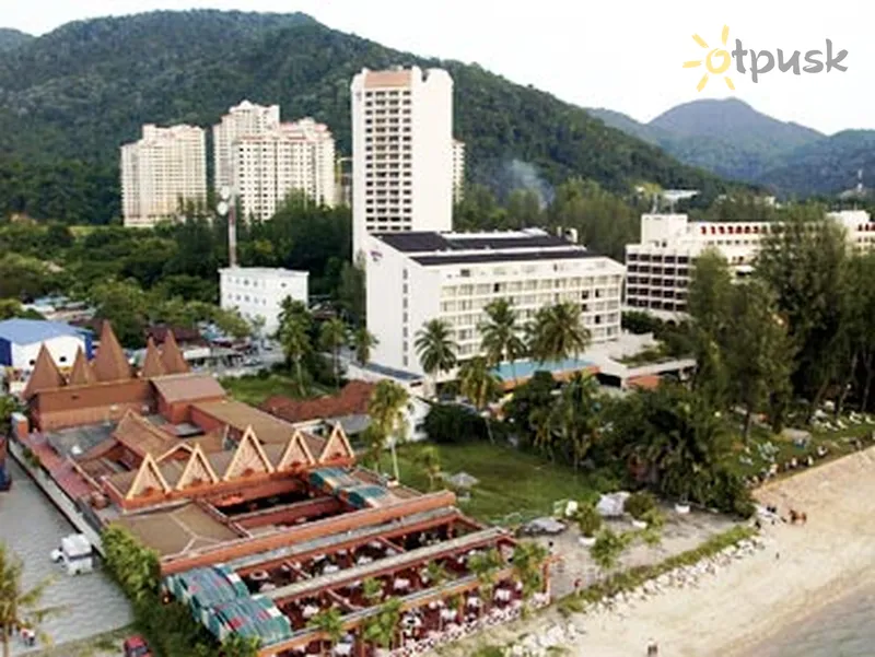 Фото отеля Holiday Inn Resort Penang 4* о. Пенанг Малайзия экстерьер и бассейны