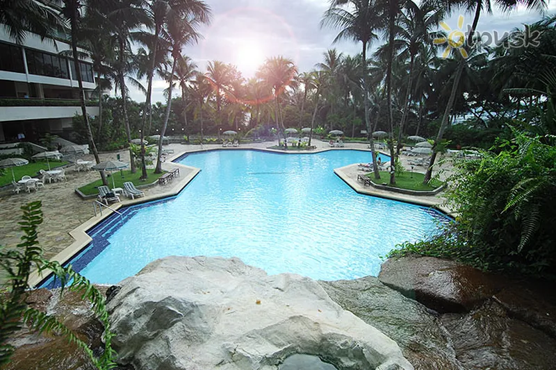 Фото отеля Equatorial Penang Hotel 4* о. Пенанг Малайзия экстерьер и бассейны