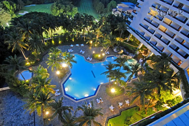 Фото отеля Equatorial Penang Hotel 4* о. Пенанг Малайзия экстерьер и бассейны