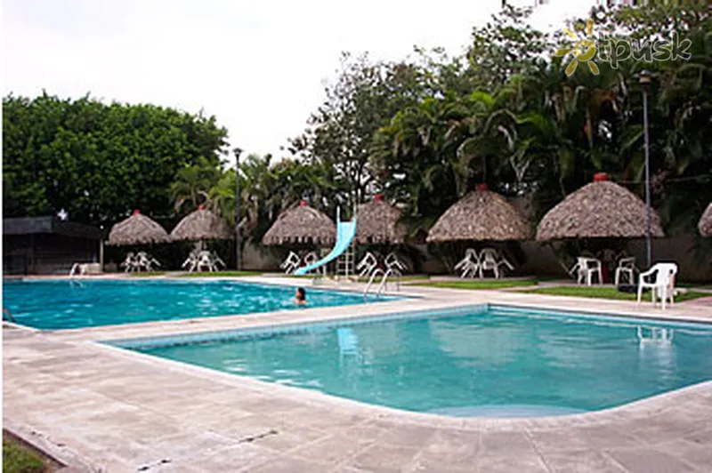 Фото отеля Longarone 3* Исабаль Гватемала экстерьер и бассейны