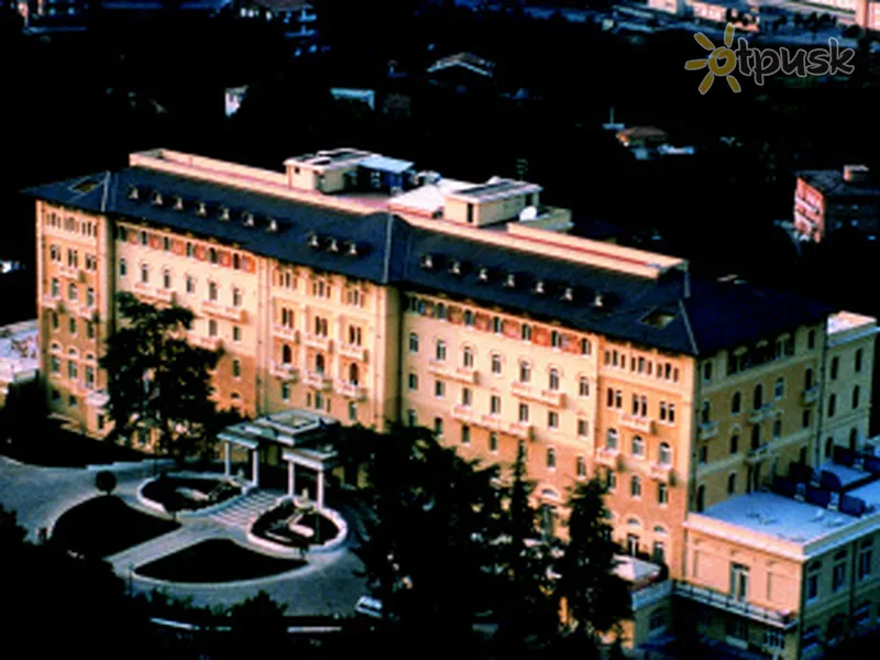 Фото отеля Grand Hotel Palazzo della Fonte 5* Фьюджи Италия экстерьер и бассейны