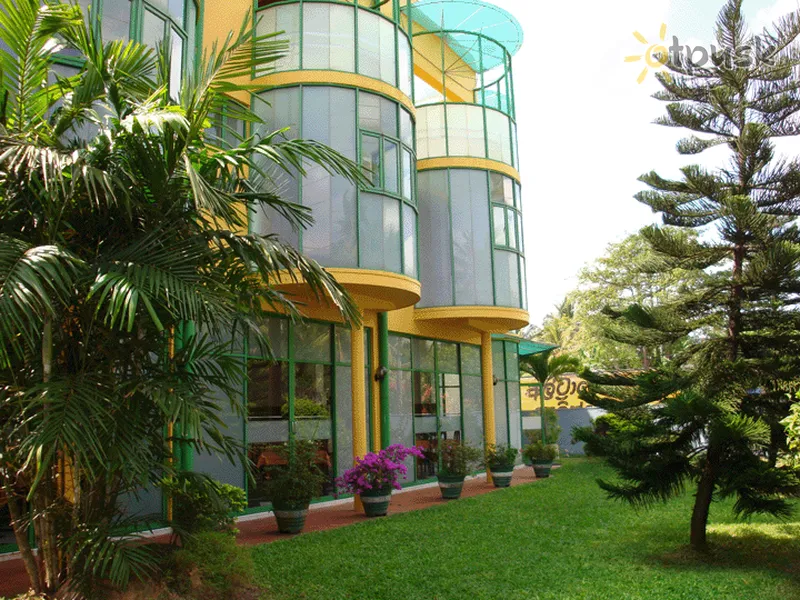 Фото отеля Villa Jayananda 1* Диквелла Шри-Ланка экстерьер и бассейны