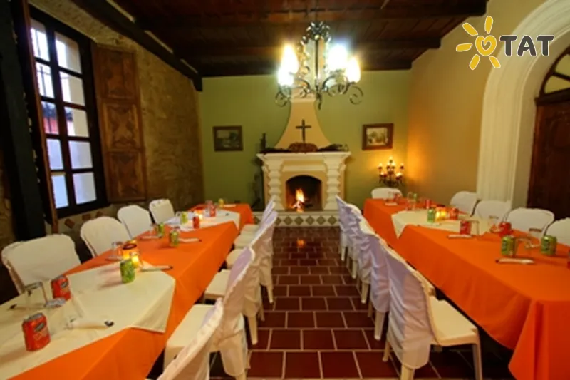 Фото отеля Posada Los Bucaros 3* Антигуа Гватемала бари та ресторани