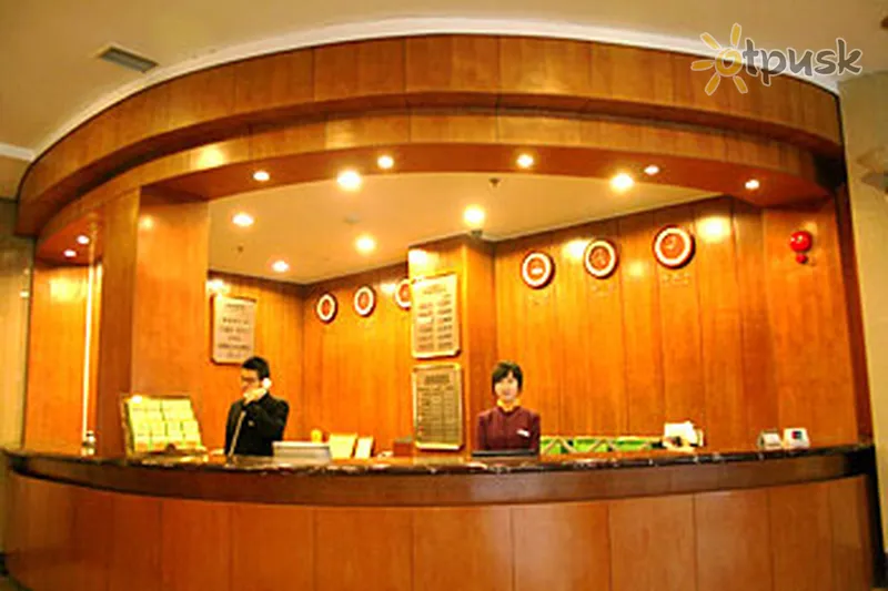 Фото отеля Baoyue 4* Далянь Китай лобби и интерьер