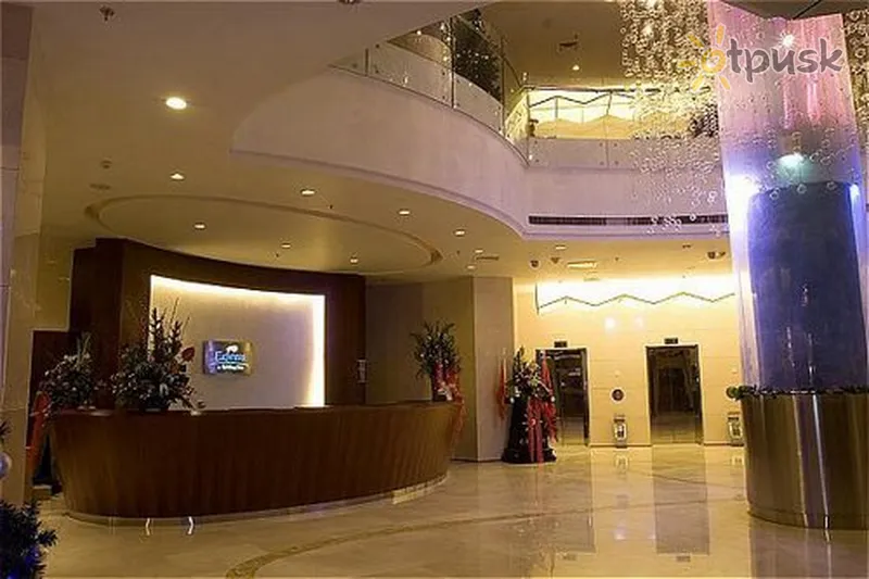 Фото отеля Holiday Inn Express 4* Далянь Китай лобі та інтер'єр