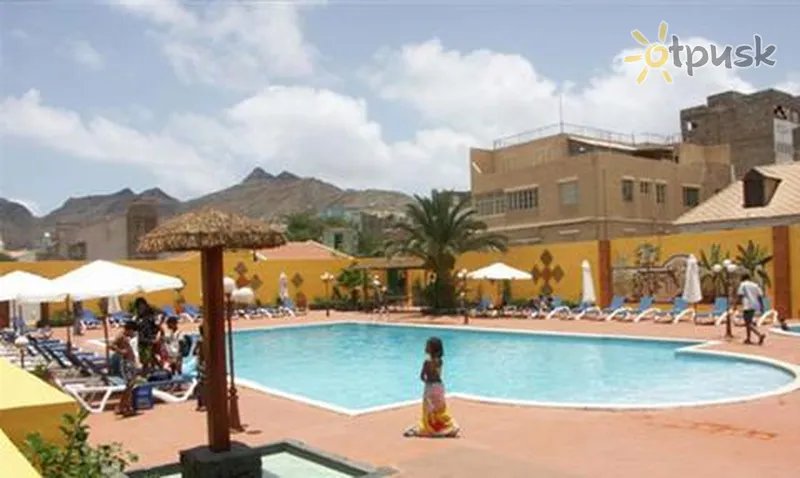 Фото отеля Oasis Atlantico Porto Grande Hotel 4* Mindelo Žaliasis Kyšulys išorė ir baseinai