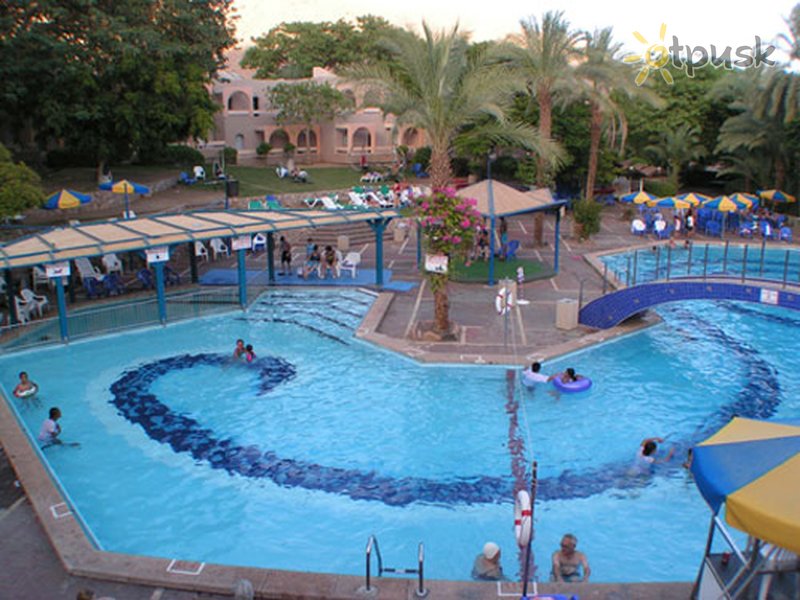 Фото отеля Eilat Club Inn Hotel 4* Эйлат Израиль экстерьер и бассейны