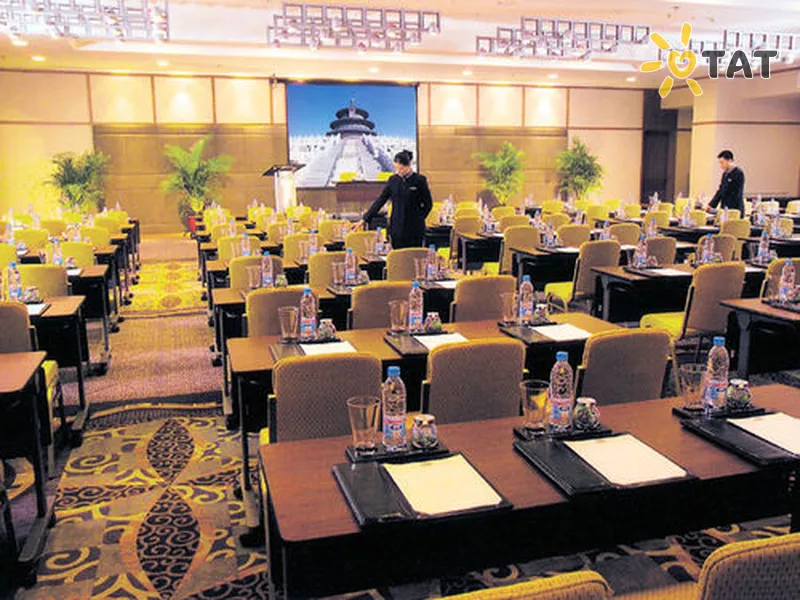 Фото отеля Holiday Inn Temple of Heaven 4* Пекин Китай бары и рестораны