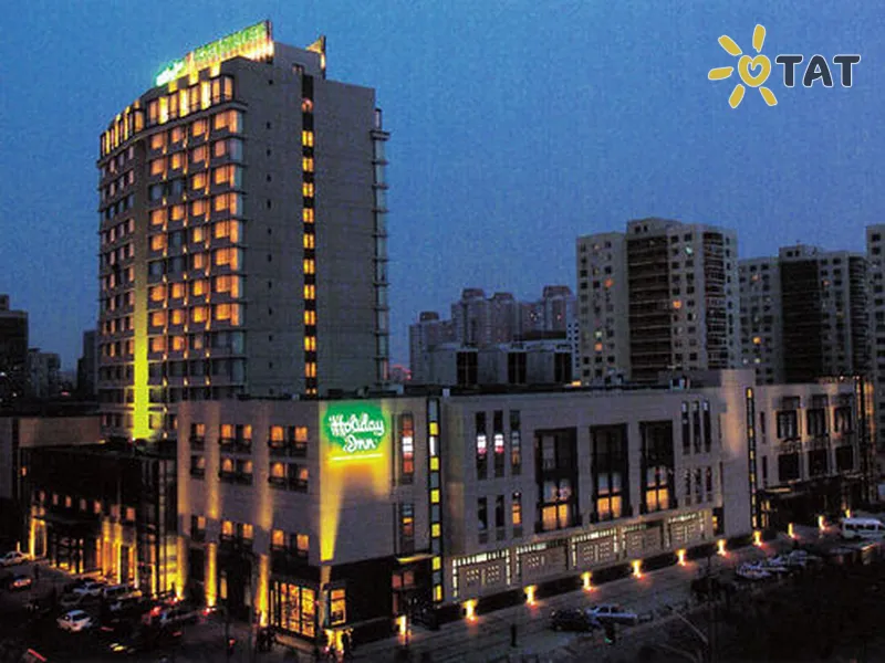 Фото отеля Holiday Inn Temple of Heaven 4* Пекин Китай экстерьер и бассейны