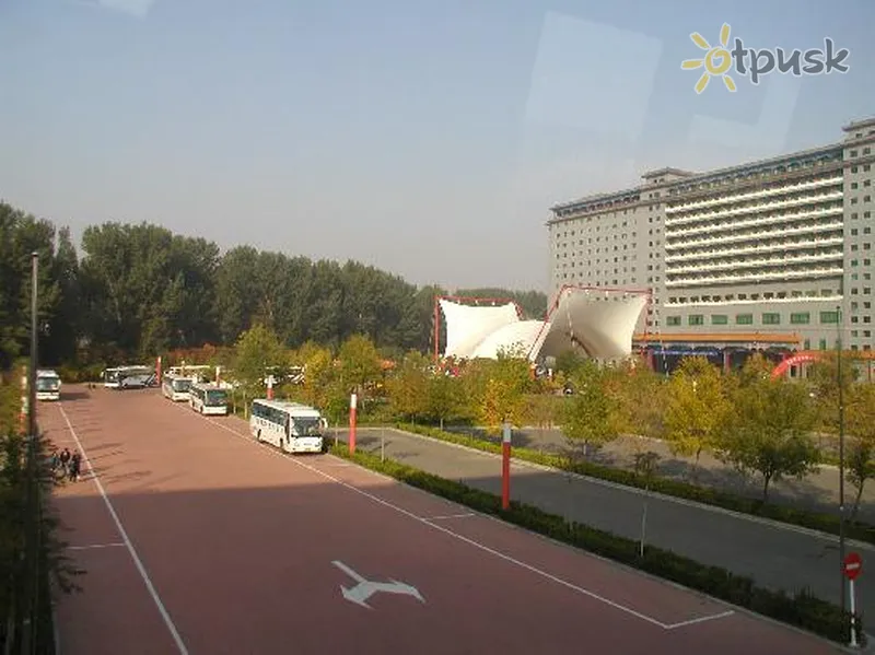 Фото отеля Jiuhua Spa & Resort 5* Pekina Ķīna ārpuse un baseini