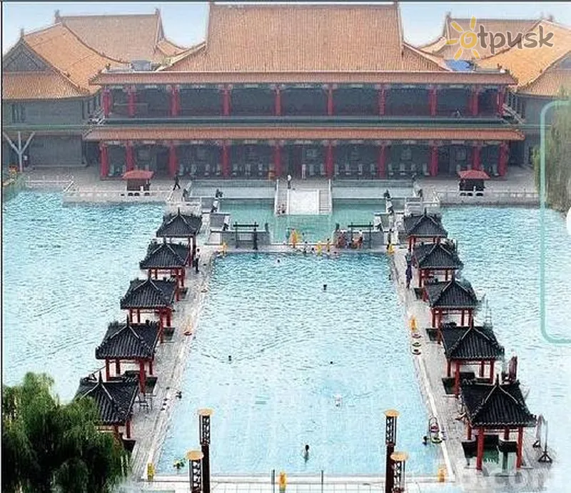 Фото отеля Jiuhua Spa & Resort 5* Pekina Ķīna ārpuse un baseini