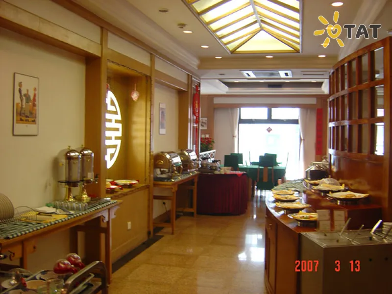 Фото отеля Tian Rui Beijing 3* Пекін Китай бари та ресторани