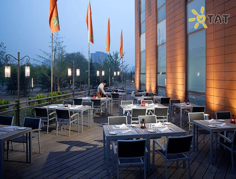 Фото отеля Traders Upper East 5* Пекін Китай бари та ресторани
